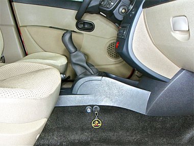        Renault Clio III (2006- ) . 5 .  