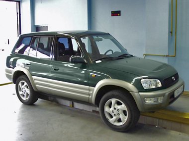   Toyota RAV-4 ( -1999) .  