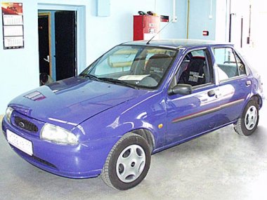   Ford Fiesta IV (1998-2001) .  