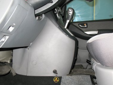    Hyundai H1 / Starex (2008-) .  