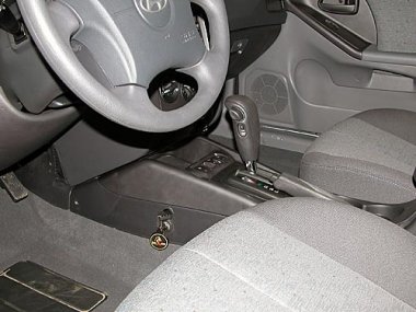        Hyundai Elantra (2001-) . 4 c.  