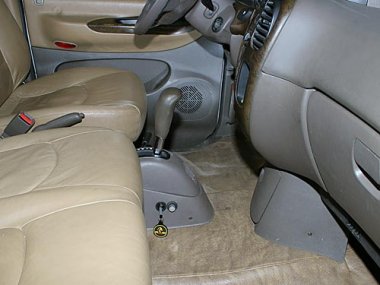        Hyundai H1 / Starex ( -2004) .  