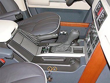        Land Rover Range Rover III (2002-2006) 4.4 V8 .  