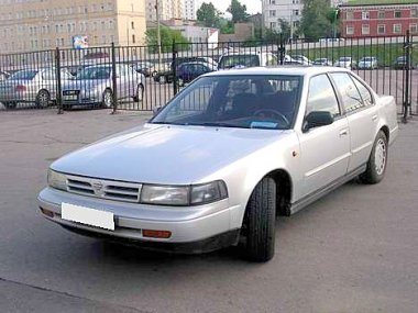   Nissan Maxima ( -1993) .  