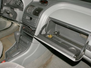       Renault Laguna I (1998-2000) .  