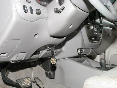     .    Toyota Sequoia (2000-2007) .  