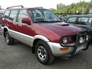   Nissan Terrano II (1996-1999) 2.4 .  