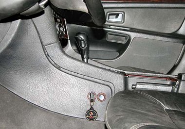        Audi A-8 (-1995) .Tiptronic 4 .  