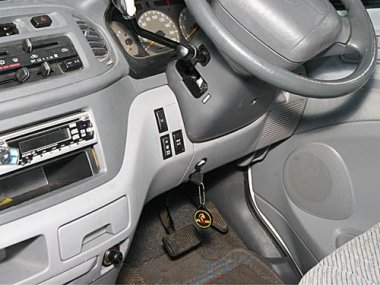        Toyota Hiace Regius (KG-LXH49)  (07.1997-07.1999) 3.0 D .  ( )
