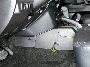 Механическое противоугонное устройство на Коробку передач (гл. КП)  Mitsubishi Pajero IV (2006-2009) авт. Tiptronic КП 