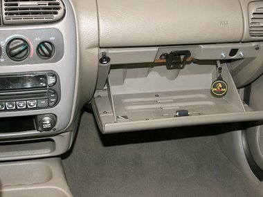 Механическое противоугонное устройство на Капот  Dodge Neon II (1999- ) авт. КП 