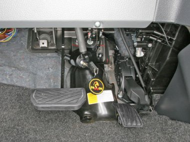 Механическое противоугонное устройство на Рулевой вал  Suzuki SX4 I Classic (2006-2016) авт. КП (Венгерская сборка) 