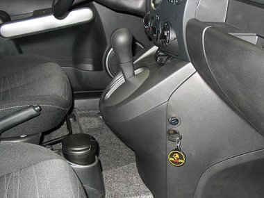        Mazda 2 (2007- ) .  