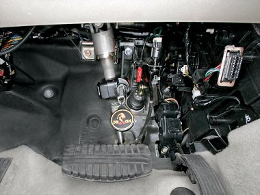 Механическое противоугонное устройство на Рулевой вал  Mitsubishi Galant (2003-2006) авт. КП 
