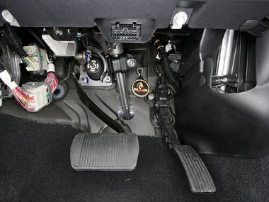 Механическое противоугонное устройство на Рулевой вал  Dodge Journey авт. КП 