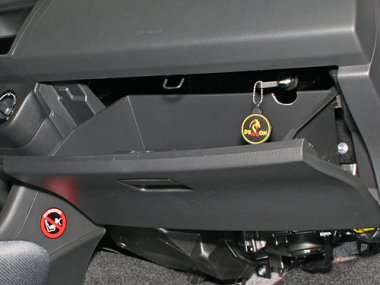 Механическое противоугонное устройство на Капот  Suzuki Swift (2005- ) мех. КП (Японская сборка) 