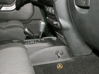         Jeep Wrangler III (JK) (2006-) .  Benzin 
