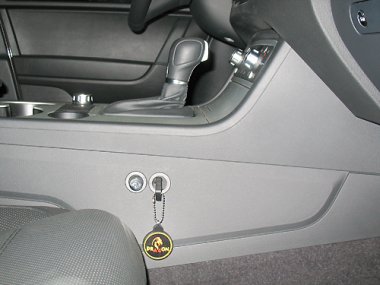 Механическое противоугонное устройство на Коробку передач Volkswagen Touareg (2010-2012) авт. Tiptronic КП
