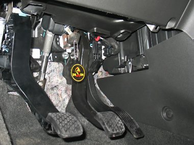 Механическое противоугонное устройство на Рулевой вал  Opel Mokka мех. КП  