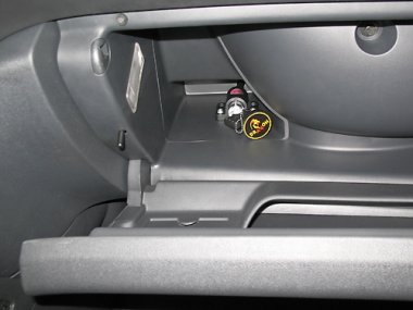 Механическое противоугонное устройство на Капот  Peugeot 3008 (2009-2016) мех. 5 ст. КП 