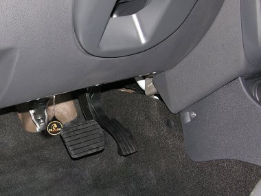 Механическое противоугонное устройство на Рулевой вал Renault Duster I (2015-2021) авт.Tiptronic КП<br>(передний привод)