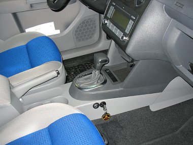          Volkswagen Caddy (2004-2009) . DSG   