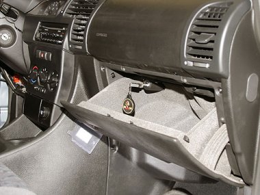 Механическое противоугонное устройство на Капот  Opel Zafira ( -2005 ) 1.8 мех. КП 