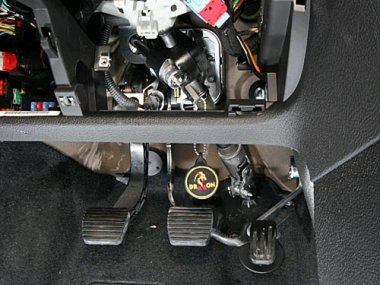 Механическое противоугонное устройство на Рулевой вал  Peugeot 206 мех. КП 