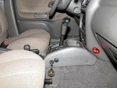 Механическое противоугонное устройство на гл. Коробку передач  Suzuki Grand Vitara (1998-2002) авт. КП 