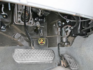 Механическое противоугонное устройство на Рулевой вал  Suzuki Grand Vitara XL-7 (2002-2006) авт. КП (механическое управление разд. КП) 