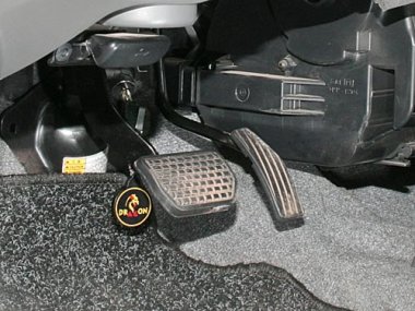 Механическое противоугонное устройство на Рулевой вал  Suzuki Ignis авт. КП (Турецкая сборка) 