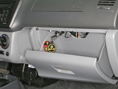 Механическое противоугонное устройство на Капот  Suzuki Ignis авт. КП (Турецкая сборка) 