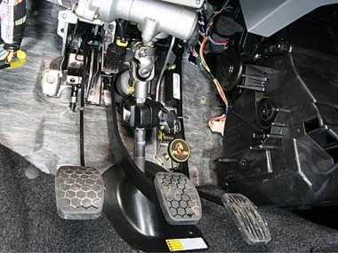 Механическое противоугонное устройство на Рулевой вал  Suzuki Ignis мех. КП (Турецкая сборка) 