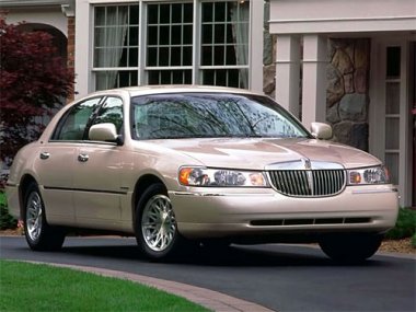   Lincoln Town Car (1998- ) .  