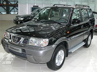   Nissan Terrano II (2000-2006) 2.4 .  