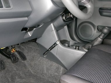 Механическое противоугонное устройство на Рулевой вал  Suzuki Swift (2005- ) мех. КП (Венгерская сборка) 