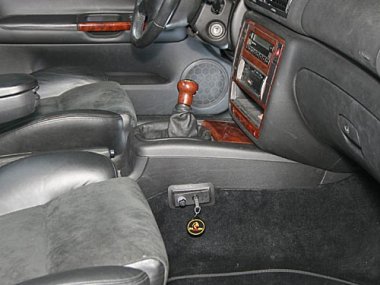 Механическое противоугонное устройство на Коробку передач Volkswagen Passat (1997-2002) мех. 6 ст. КП