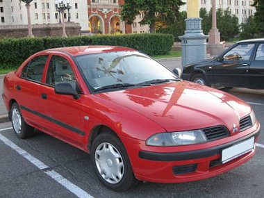   Mitsubishi Carisma (2001- ) .  