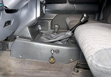 Механическое противоугонное устройство на гл. Коробку передач  Opel Monterey (1992-1998) мех. КП 
