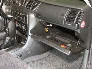 Механическое противоугонное устройство на Капот  Opel Vectra B (1996-2002) мех. КП<br> (управление КП трубой) 
